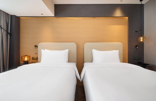 Yuexiu Hotel | Langham Honor International Hotel Canton Fair Complex Branch - Free Shuttle to Canton Fair Complex During Canton Fair Period