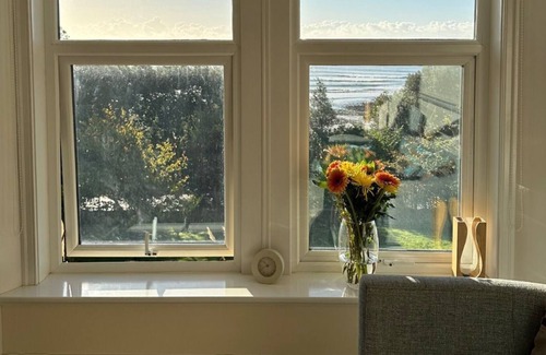 Mumbles Apartment | Langland Manor by Tŷ SA