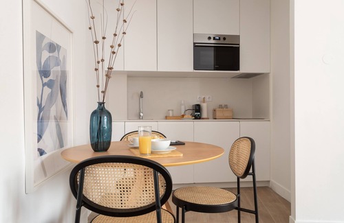Santos Apartment | Lapa Diplomatic Flat 1.1 by Feel Lisboa