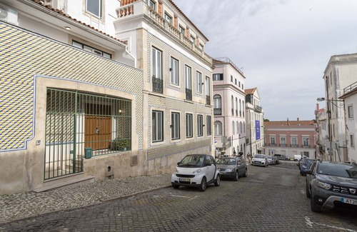 Santos Apartment | Lapa Diplomatic Flat 1 4 by Feel Lisboa