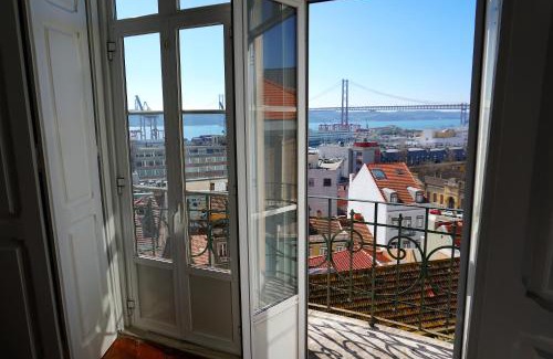 Lisbon Old Town Apartment | Lapa With A View.