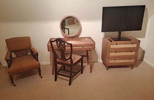 Cosford Apartment | Lapley Manor Lodge