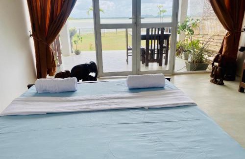 Weerawila House | Lapwing Lake Villa