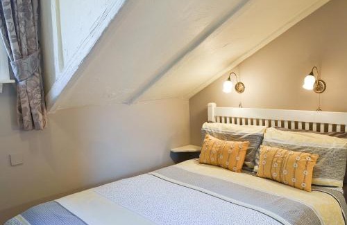 Dunstan House | Larch Cottage