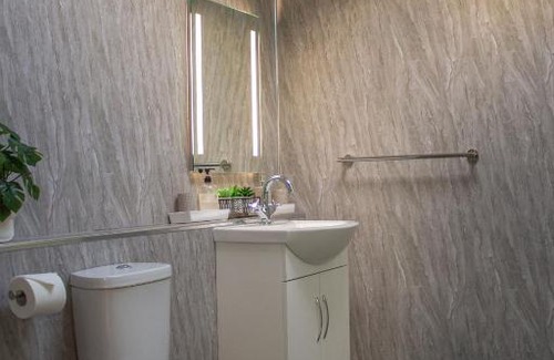 Hele Apartment | Larch Cottage