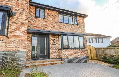 Totland Bay House | Larch Lodge
