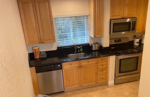 Capri Isle Condo | Large 1 Bed, 1 Bath, On Intercoastal