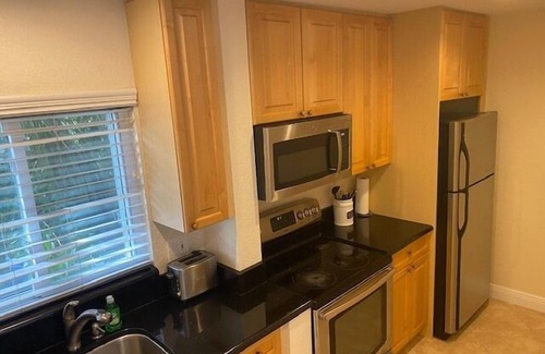 Capri Isle Condo | Large 1 Bed, 1 Bath, On Intercoastal