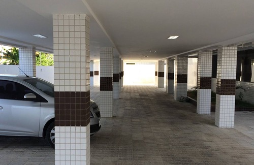 Embare Apartment | Large 1 bedroom apartment, beachfront building, Wi-Fi, shared garage, Embaré