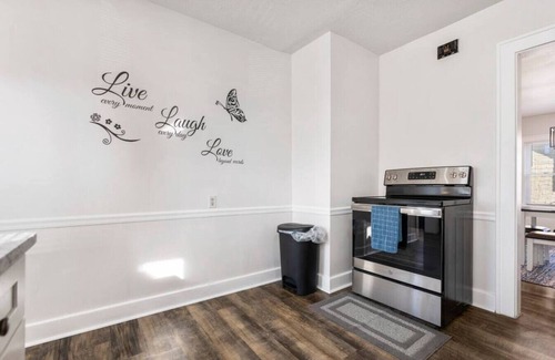 Canton Apartment | Large 2 Bed Apartment in The Heart of Canton