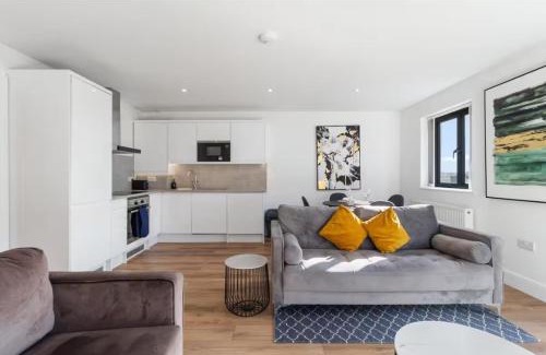 Rushey Green Apartment | Large 2 Bed Apartment London Lewisham Catford - Long Stays Allowed