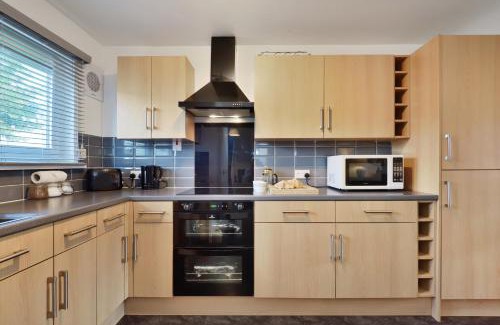 Hereford House | Large 2-br City Home Free Parking Sleeps 6