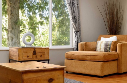 Delta House | Large 3-BD, 3-WC, 9 minutes to BC Ferries, 5 minutes to Tsawassen Mills