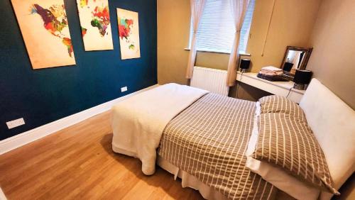 Seisdon House | Large 3 Bed Bungalow - Beautiful Refurb - Garden