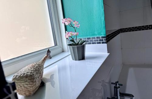 Bingley House | Large 3 bedroom home in the heart of Bingley