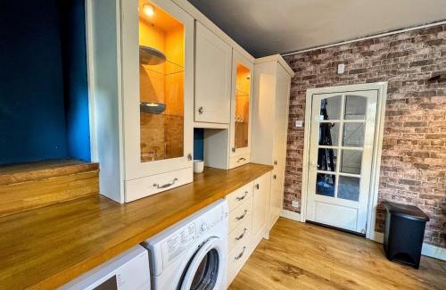Bingley House | Large 3 bedroom home in the heart of Bingley