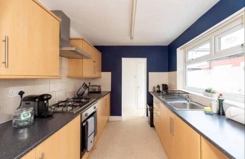 Liverpool Apartment | Large 3 bedroom sleeps-7/Gartson/Liverpool