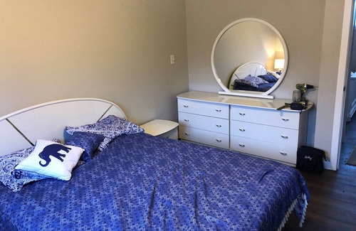 Central Okanagan House | Large 4+ bdrm Home, Pet Friendly Games room kid friendly, 2 Kitchens.