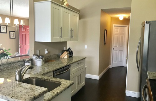 Westridge House | Large 4 bedrooms; Sleeps 8; 2 master bedrooms, 3 baths, Free Wifi