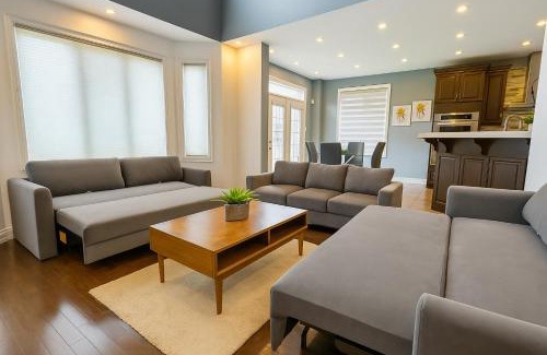 Brampton House | Large 5-Bedroom Gem - Stylish, Spacious, Well-Located