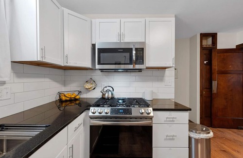 Bay View House | Large 7 Bedroom House in Bay View MKE