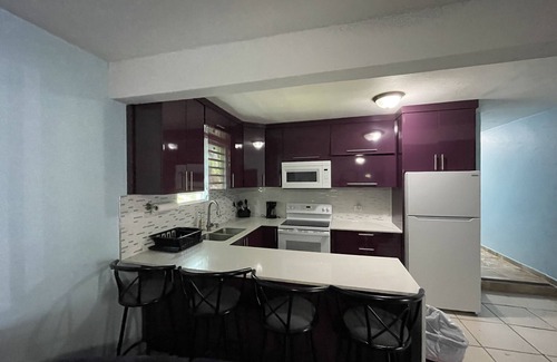 Palmas House | LARGE 8BR Sleeps 38 People with over 3000 SQ FT