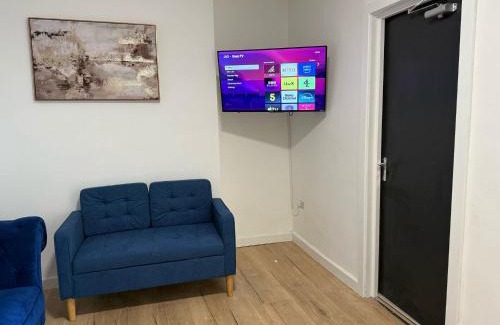 Bridgend House | Large and Peaceful 4-Bedroom House in Bridgend