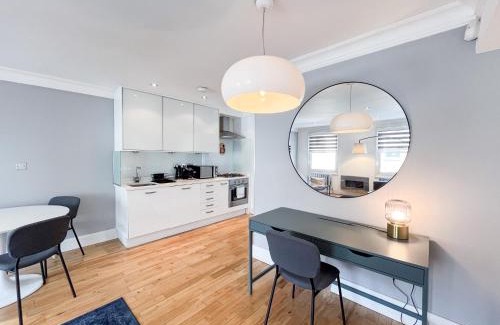 Camden Town with Primrose Hill Apartment | Large and very stylish apartment P1