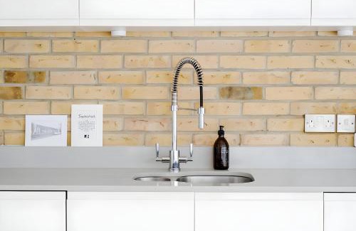 Spitalfields Apartment | Large Apartment By Liverpool Street Station