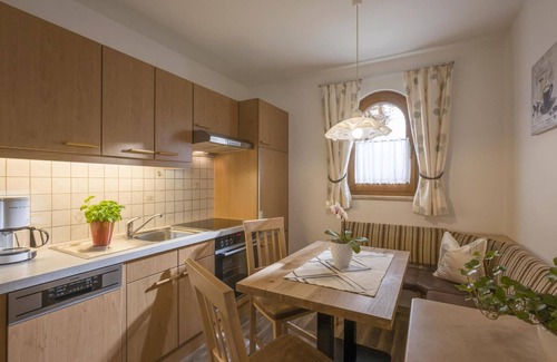Itter Apartment | Large apartment with sauna, 200m to the ski bus