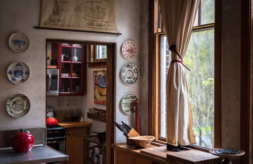 Hancock Cabin | LARGE BRICK SCHOOL HOUSE WITH MUSIC STUDIO CLOSE TO DELAWARE RIVER