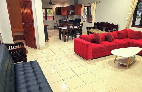 Ban Saiyuan House | Large Bungalow with 3 bedrooms, 2 bathroom, covered secure parking, pet friendly