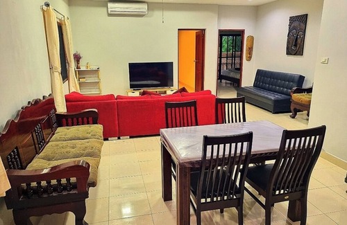 Ban Saiyuan House | Large Bungalow with 3 bedrooms, 2 bathroom, covered secure parking, pet friendly