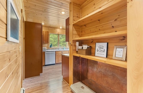 Greenwood Ski Chalet | Large chalet, hot tub, fire pit, grill, ping pong. Ski, bike, hike out the door!