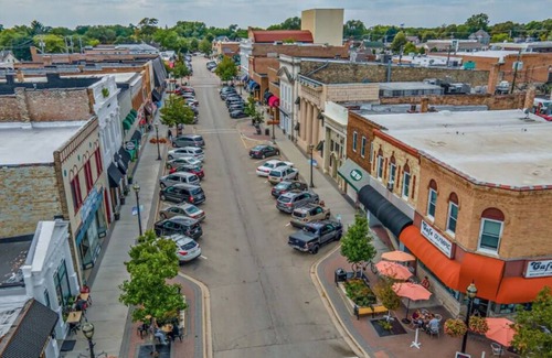 Village of Lakewood Other | Large Charming Vintage Apartment, Dog friendly, Walk Everywhere!