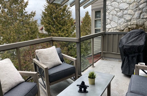 Blueberry Hill Condo | Large condo that sleeps 8. Walking distance to Whistler Village and Alta Lake.