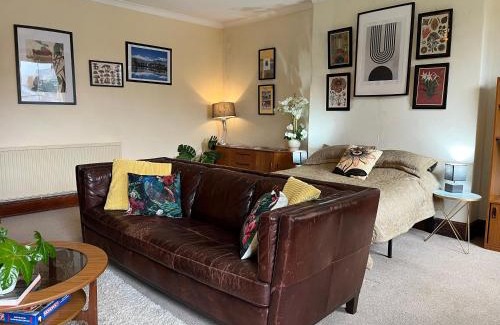 Dolgellau Apartment | Large Corris apartment with kitchen & lounge and adjoining bathroom