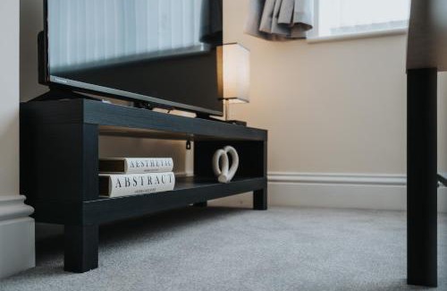 Liverpool House | Large cosy house - free on street parking