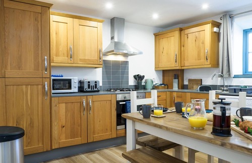 Falmouth Cottage | Large cottage, private hot tub, shared pool, nr Falmouth/Helford River, sleeps 8