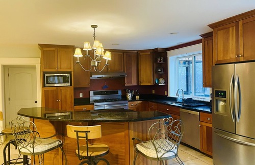 Cape Porpoise House | Large Custom Home with Hot Tub Sleeps 12