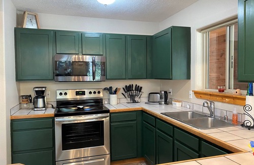 Angel Fire Ski Chalet | Large deck overlooking hiking trail/fiber-optic wifi/short walk to village.