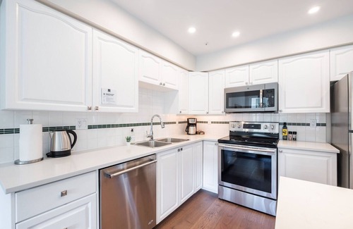 Whistler Condo | Large deck | Private Hot Tub | BBQ | Pet friendly