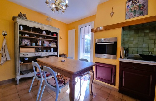 Roquecourbe-Minervois Villa | Large family home with private pool and hot tub