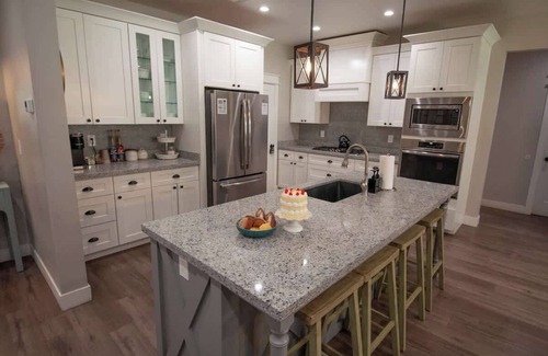 Flagstaff House | Large Flagstaff Home with Guest House