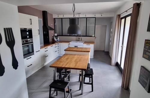 Saint-Paul-Trois-Chateaux House | Large villa 200 m2 with swimming pool in Drôme provençale