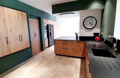 Rasteau House | Large fully air-conditioned village house, heated swimming pool, bowling alley