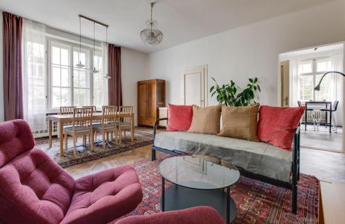 Prague 5 Apartment | Large Garden Villa Suite Business-Leisure-Sports