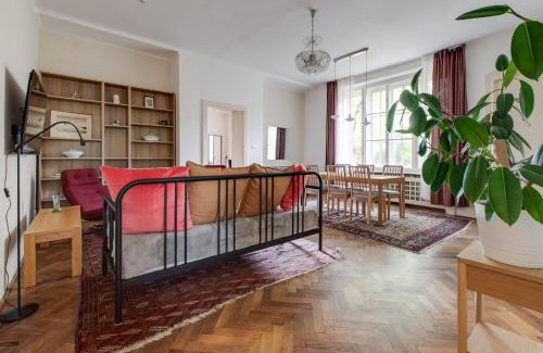 Prague 5 Apartment | Large Garden Villa Suite Business-Leisure-Sports