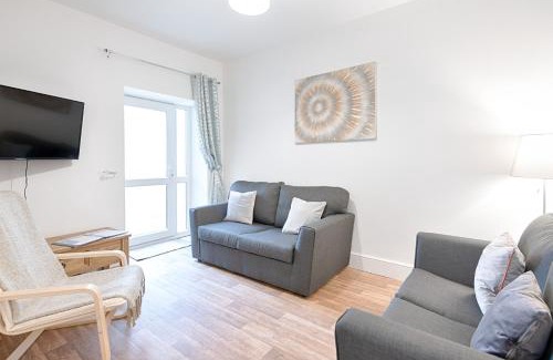Cwmbrwla House | Large Green Garden, 4 Bedrooms, Sleeps 8