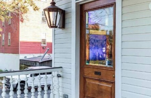 Downtown Charleston Apartment | Large High End Historic Dtn Suite. 1 bed+sofabed